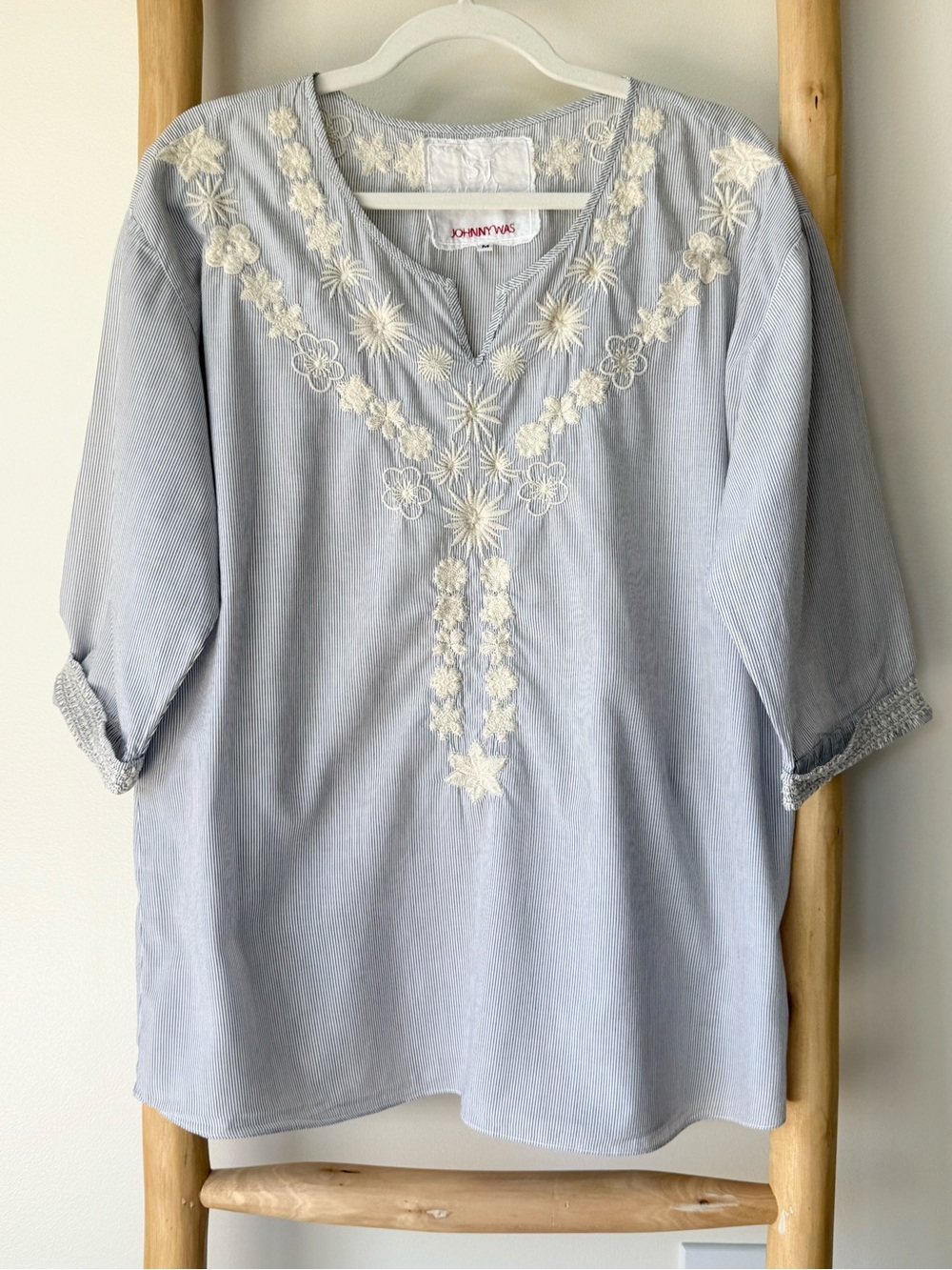 Johnny Was 3J Workshop Blue White Pinstriped 3/4 Sleeve Embroidered Tunic Top M